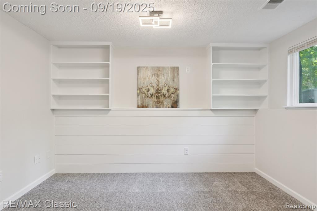 4335 Leroy Court, White Lake, MI 48383 — Photo 14