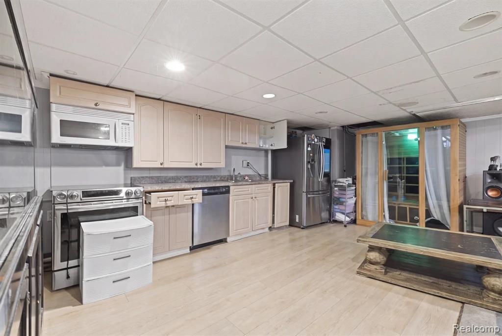 6151 Coolidge Street, Dearborn Heights, MI 48127 — Photo 39