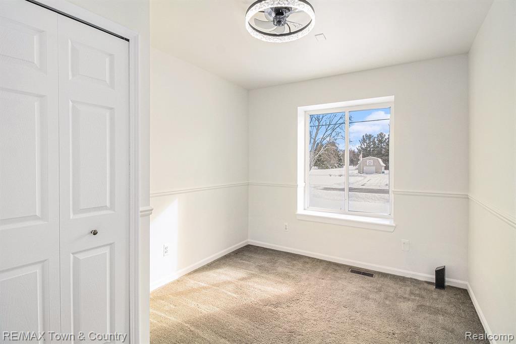 6479 E PIERSON Road, Flint, MI 48506 — Photo 16