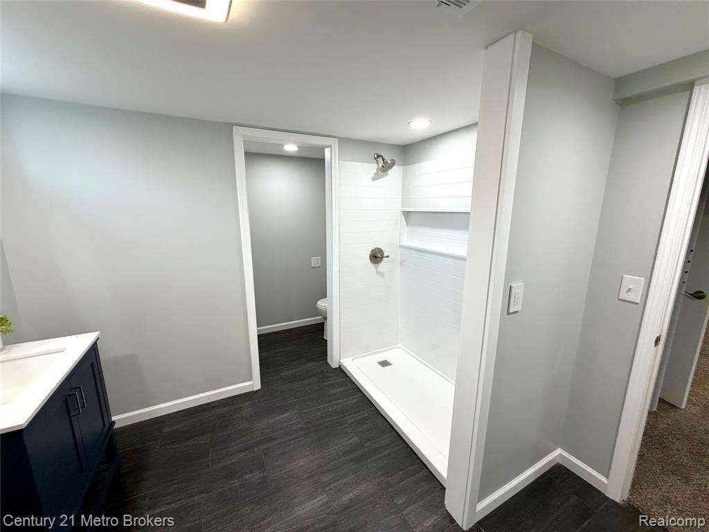 5221 Capri Lane, Flint, MI 48507 — Photo 23