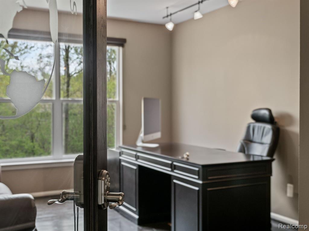 4651 Rosewood Lane, West Bloomfield, MI 48323 — Photo 17