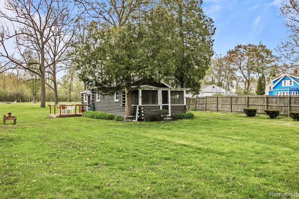 8636 N RIVER Road, Cottrellville, MI — Photo 2