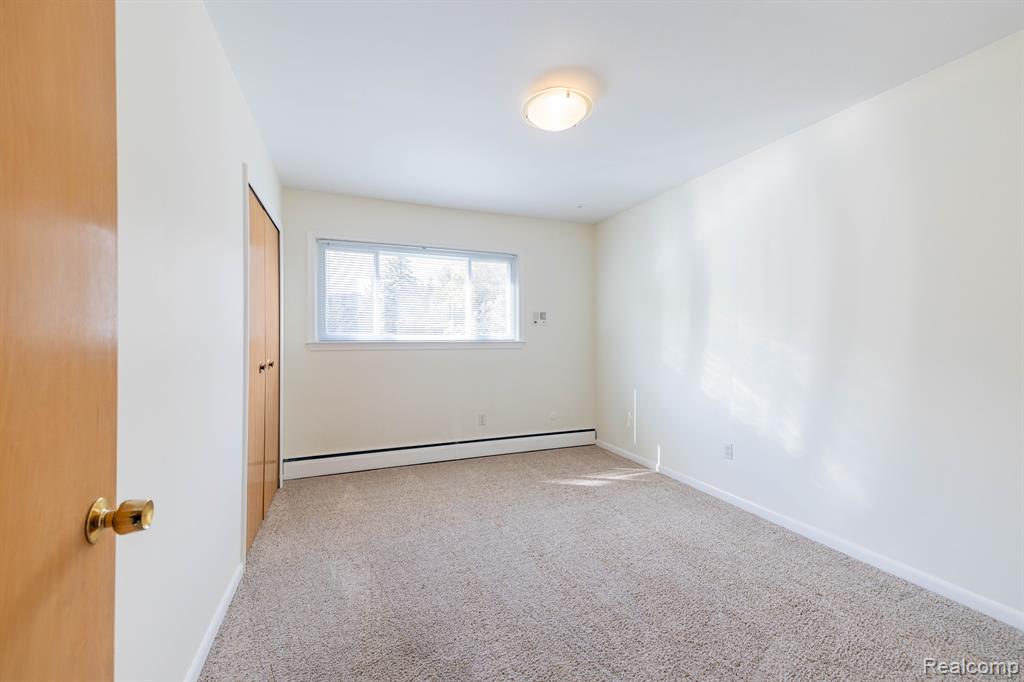 868 HELSTON Road, Bloomfield Hills, MI 48304 — Photo 19