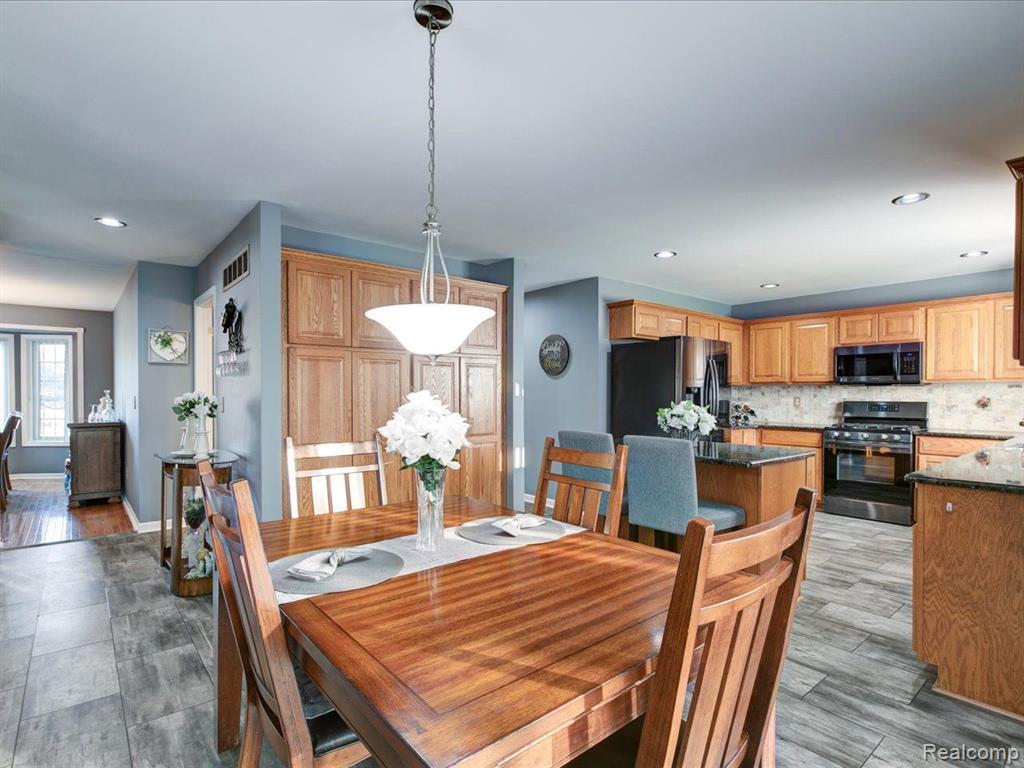 49275 SANTA ANITA Drive W, Chesterfield, MI 48047 — Photo 25