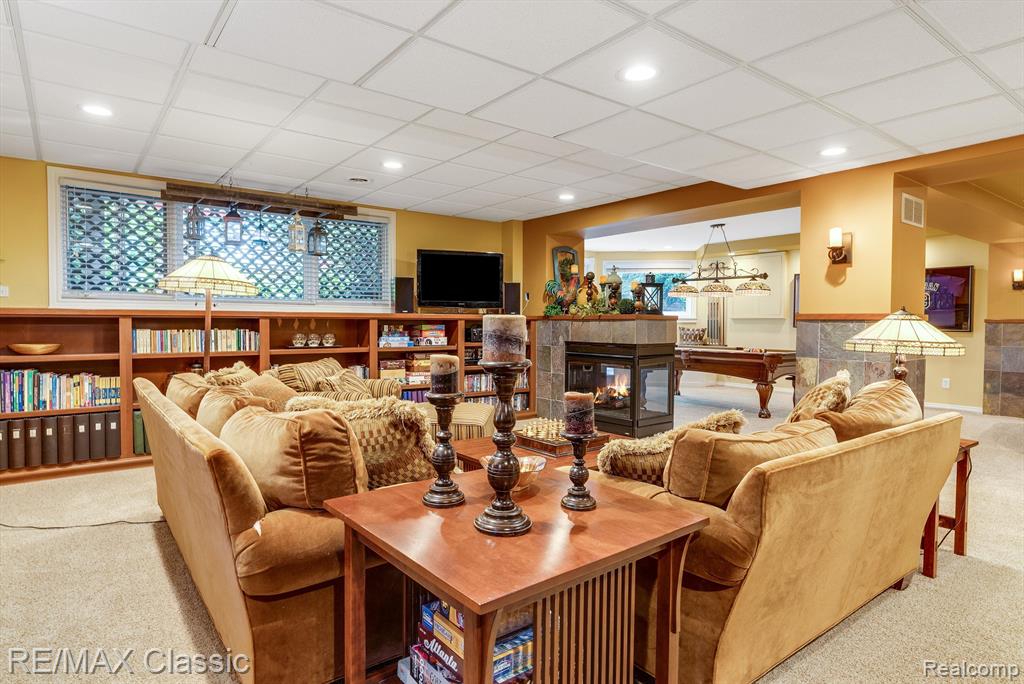 18416 CLAIRMONT Circle E, Northville, MI 48168 — Photo 35