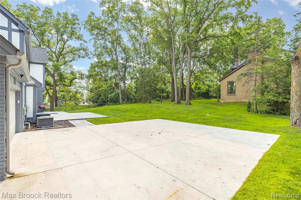 4490 Strathdale Lane, West Bloomfield, MI 48323 — Photo 60