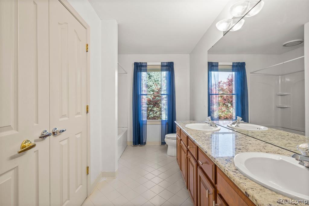 433 TORRINGTON Drive W, Canton, MI 48188 — Photo 32