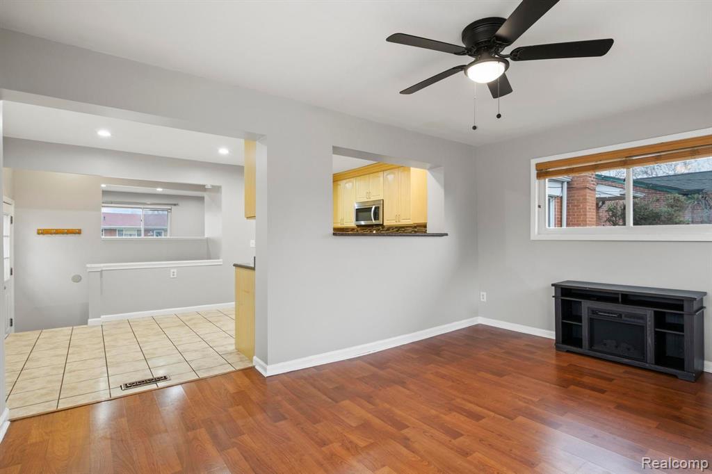6109 KINLOCH Street, Dearborn Heights, MI 48127 — Photo 16