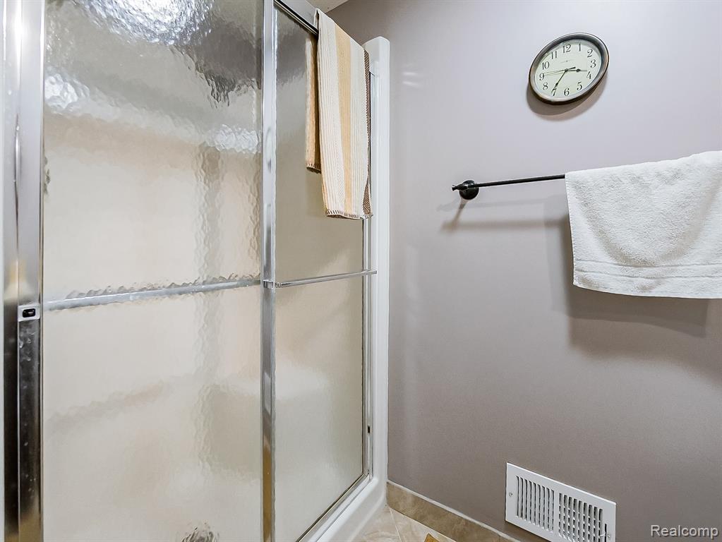 7418 Azalea Court, West Bloomfield, MI — Photo 21