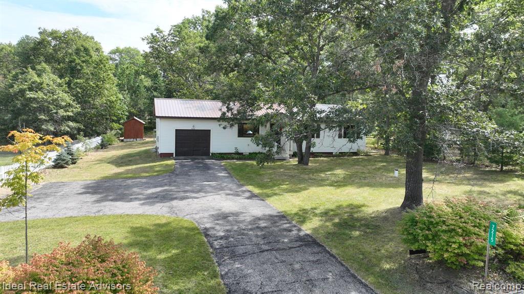7215 TUSCARORA Circle, Indian River, MI 49749 — Photo 9