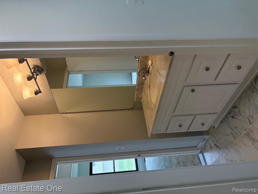 2961 Roundtree Drive, Troy, MI 48083 — Photo 19