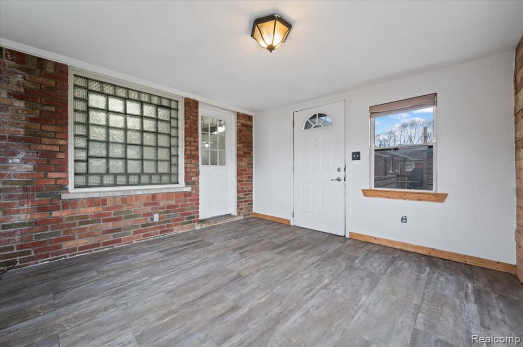 8457 Menge, Center Line, MI 48015 — Photo 20
