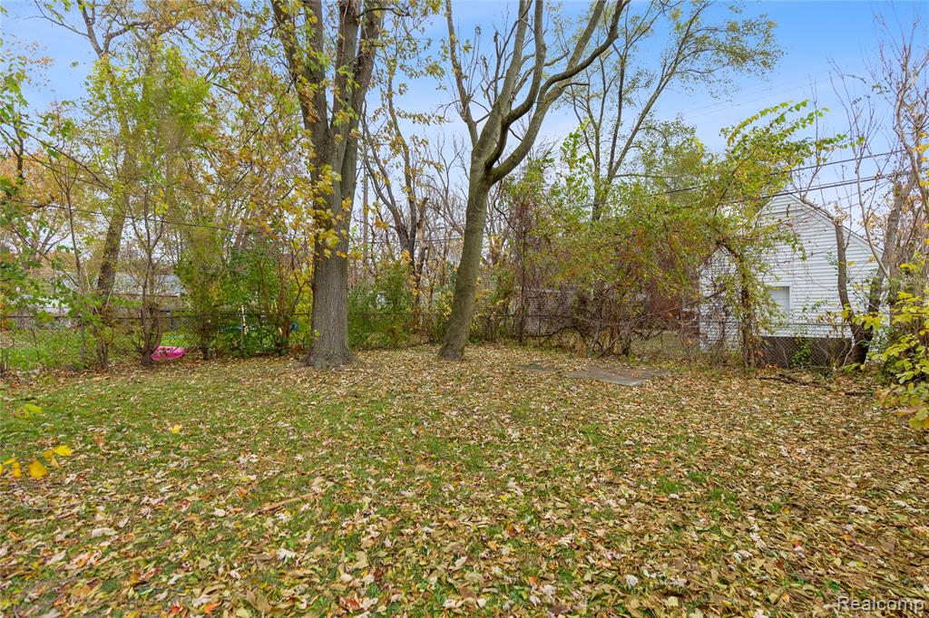 20301 KENOSHA Street, Harper Woods, MI 48225 — Photo 23
