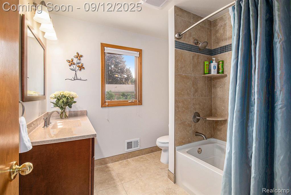 1980 Lochinvar Boulevard, Oakland, MI — Photo 19