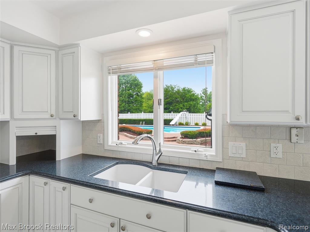68163 Frampton Drive, Washington, MI 48095 — Photo 24