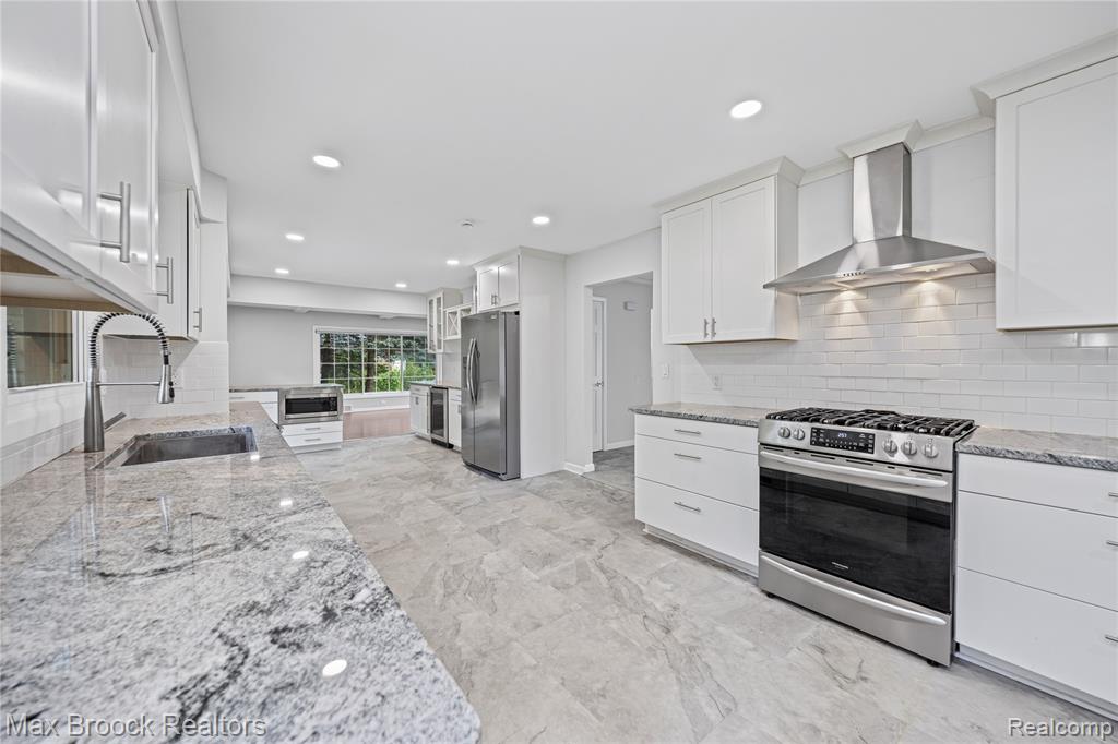 2601 Lamplighter Lane, Bloomfield Hills, MI 48304 — Photo 24