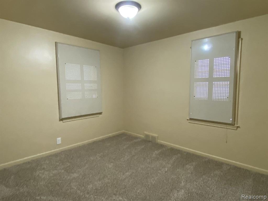 8741 CADILLAC Avenue, Warren, MI 48089 — Photo 10