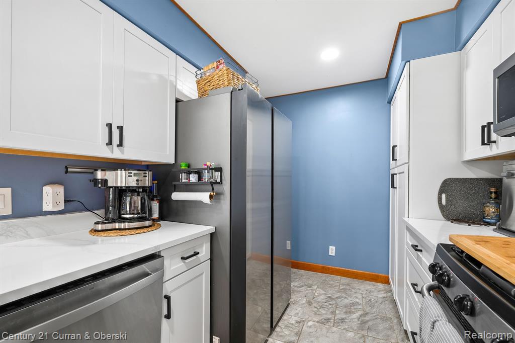 417 CHICAGO Drive, Howell, MI 48843 — Photo 23