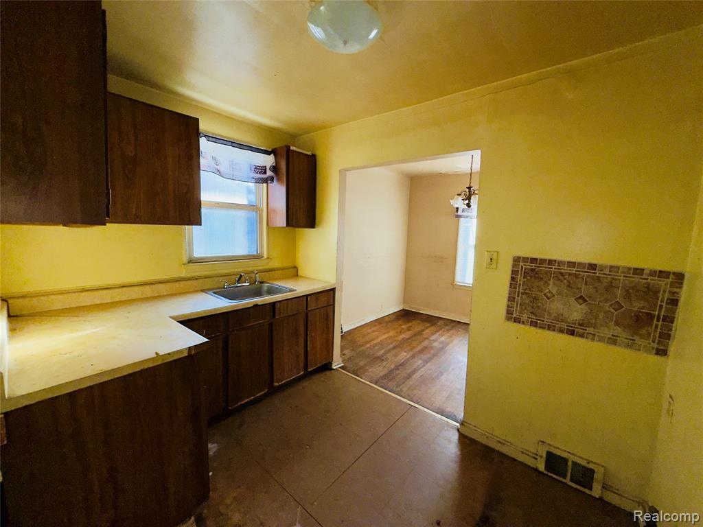 8614 Hubbell Street, Detroit, MI 48228 — Photo 4