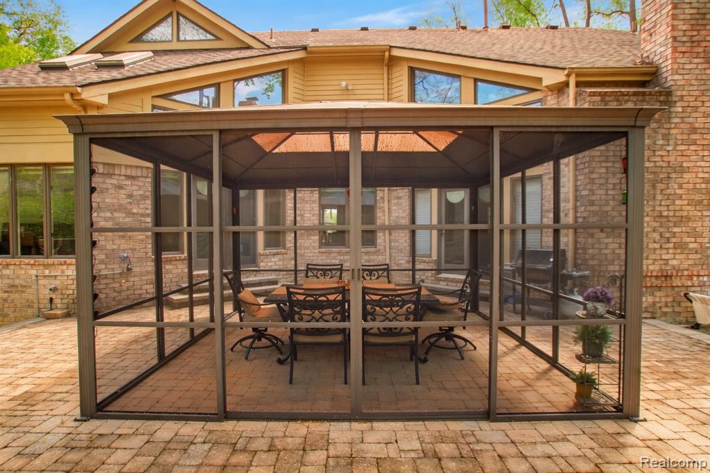 1305 Kings Pointe Road, Grand Blanc, MI 48439 — Photo 16