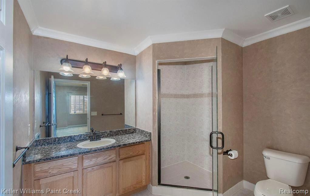 5739 Twin Oaks Drive, Sterling Heights, MI 48314 — Photo 6
