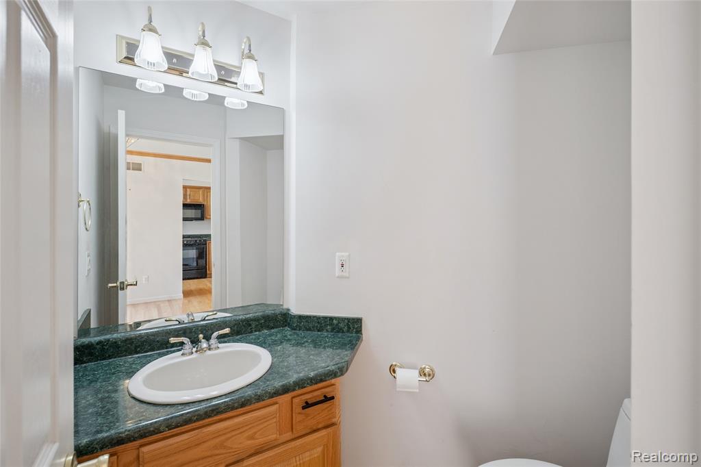 628 Olde Ivy Lane, Howell, MI 48843 — Photo 5