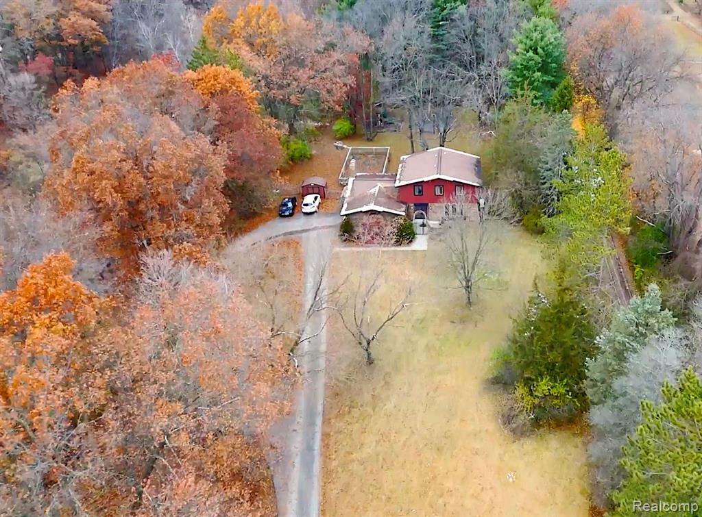 6570 Perryville Road, Holly, MI 48442 — front exterior