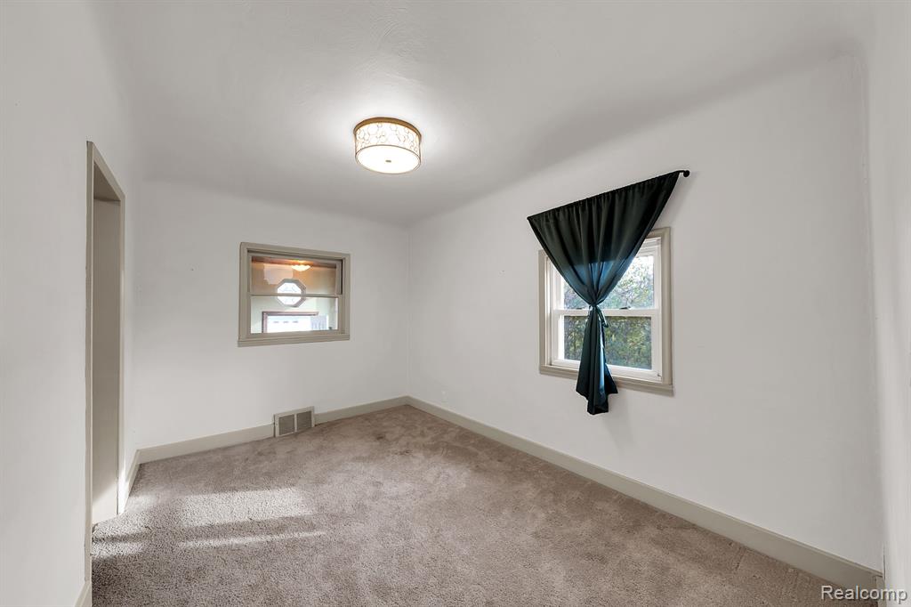 15410 Marilyn Avenue, Plymouth, MI 48170 — Photo 10