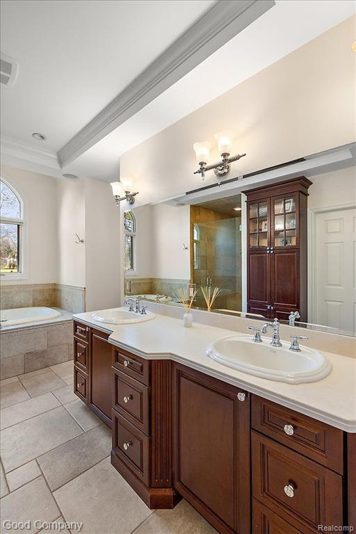 4671 BURNLEY Drive, Bloomfield Hills, MI 48304 — Photo 39