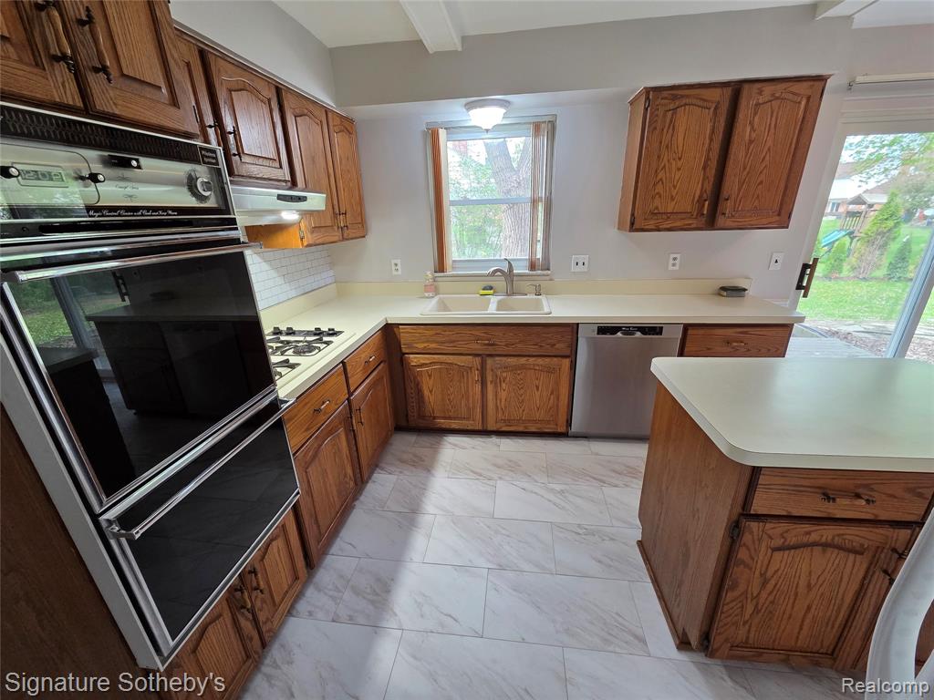 5715 Hobnail Circle, West Bloomfield, MI — Photo 6