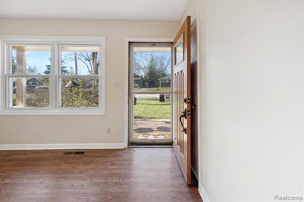 2481 PINECREST Avenue, Ann Arbor, MI 48104 — Photo 4