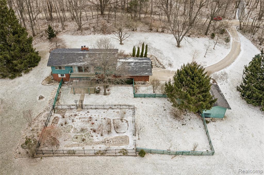 9801 Gibbs Road, Clarkston, MI 48348 — Photo 44