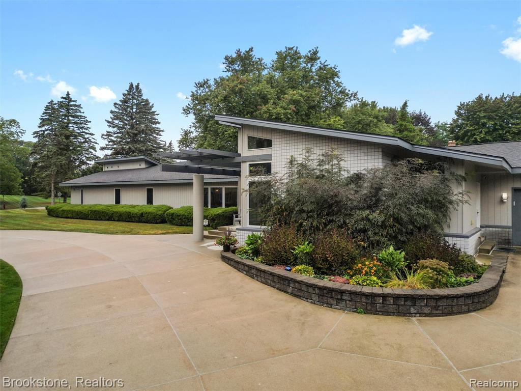 4820 Valley Vista Lane, Troy, MI 48098 — Photo 41