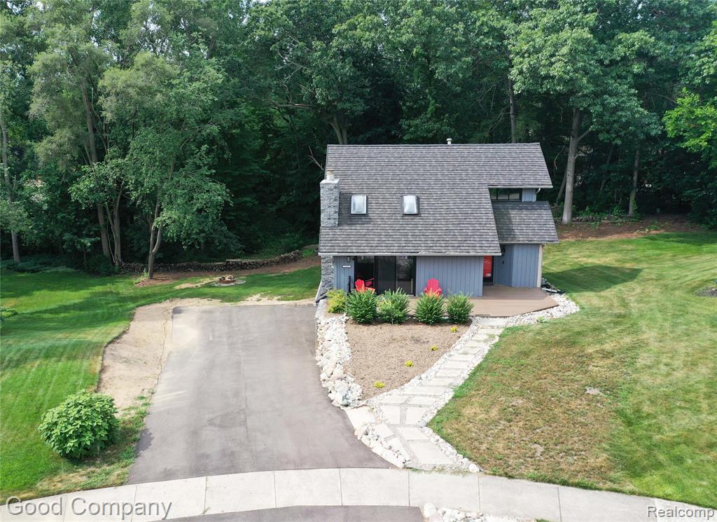 2783 Angelus Circle, Waterford, MI 48329