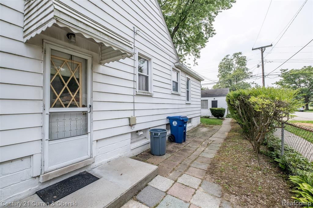 9663 Columbia, Redford, MI 48239 — Photo 44