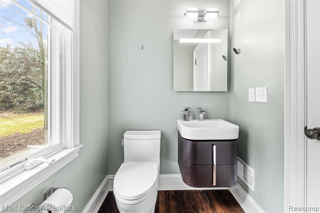 570 Pierce Street, Birmingham, MI 48009 — Photo 9