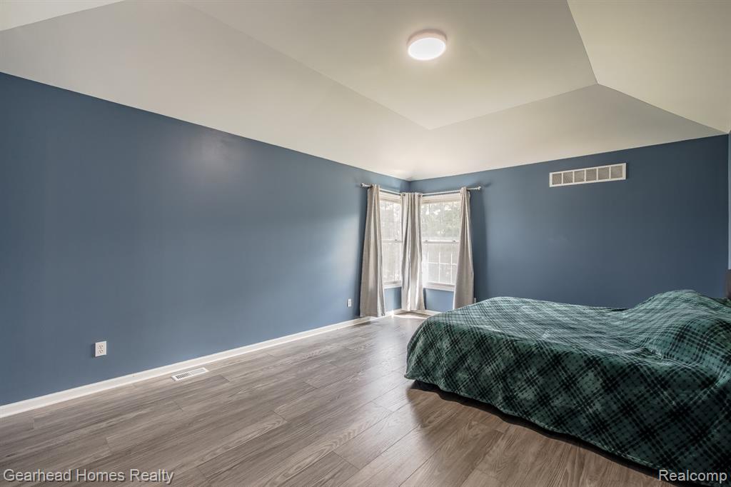 8088 Denton Hill Road, Fenton, MI 48430 — Photo 26