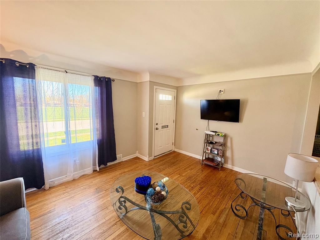 23349 Roxana Avenue, Eastpointe, MI 48021 — Photo 2