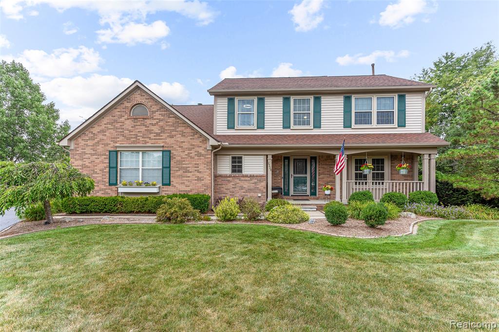 2328 Chestnut Circle, Lake Orion, MI