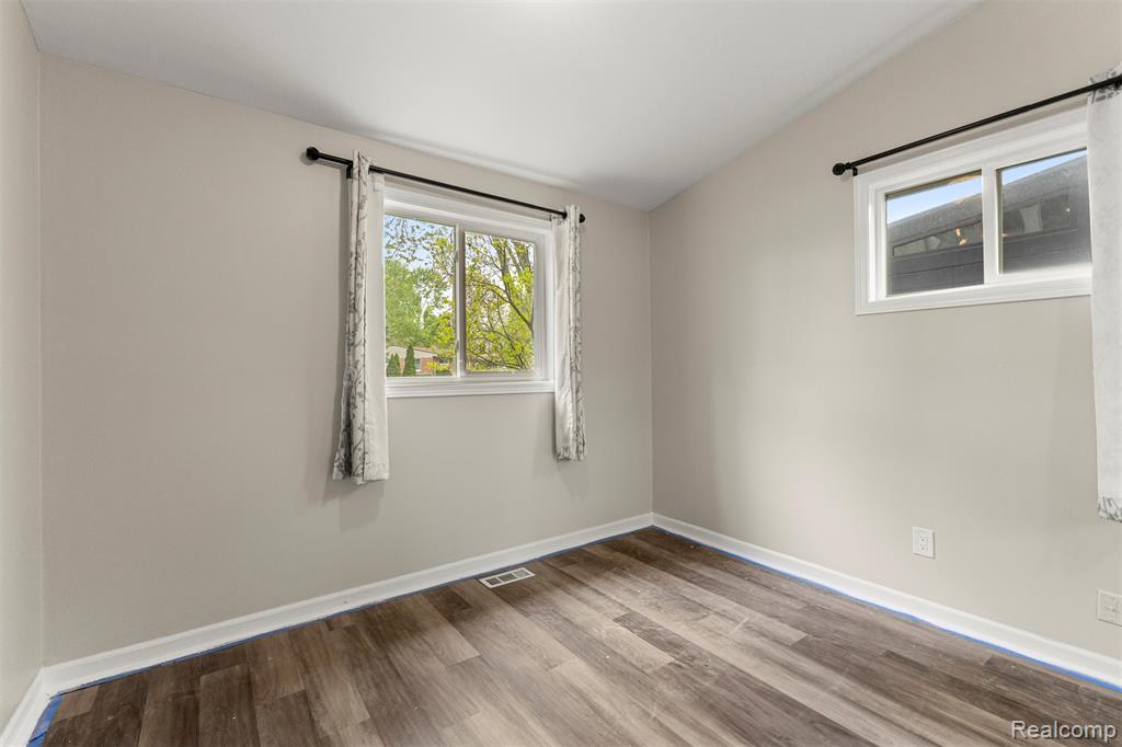 5367 Vivian Street, Dearborn Heights, MI 48125 — Photo 24