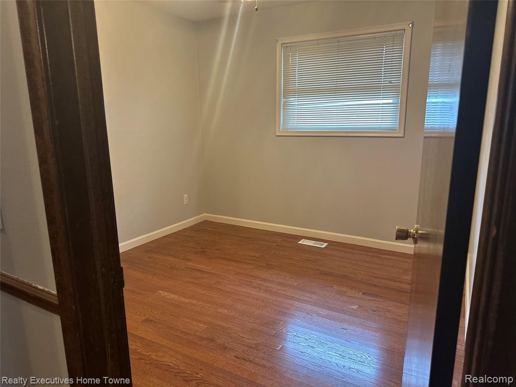 49545 SCHOENHERR Road, Shelby Twp, MI 48315 — Photo 11