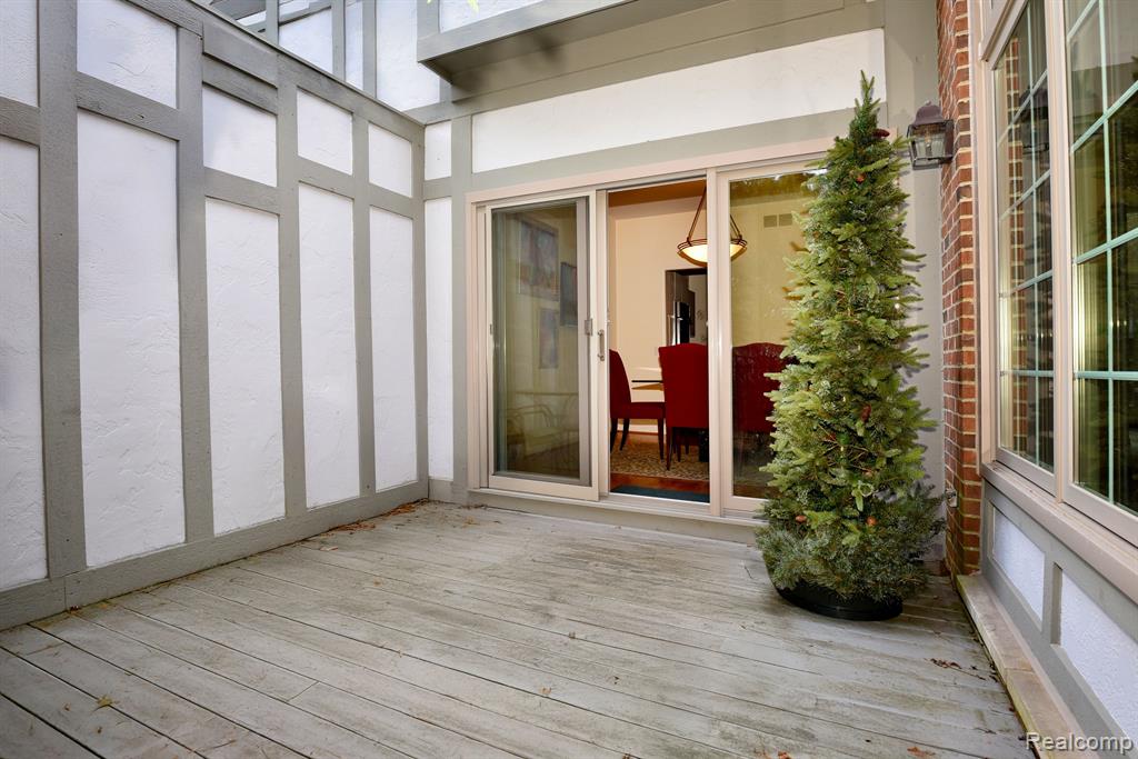 4074 Cranbrook Court, Bloomfield Hills, MI 48301 — Photo 14