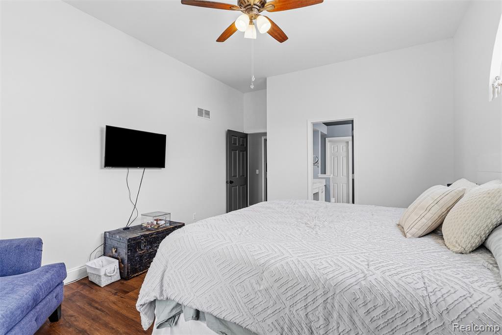 4092 Autumn Wood Drive, Fenton, MI 48430 — Photo 16