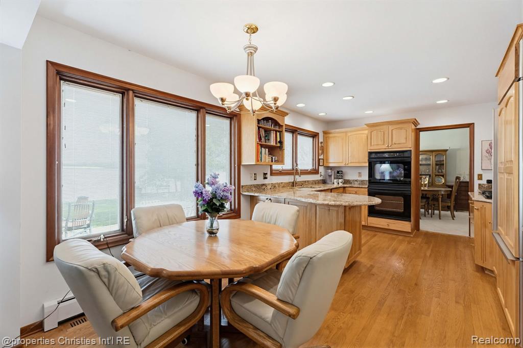 2825 Sylvan Shores Drive, Waterford, MI 48328 — Photo 11