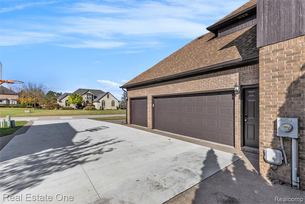 54782 Whitby Way, Shelby Twp, MI 48316 — Photo 35