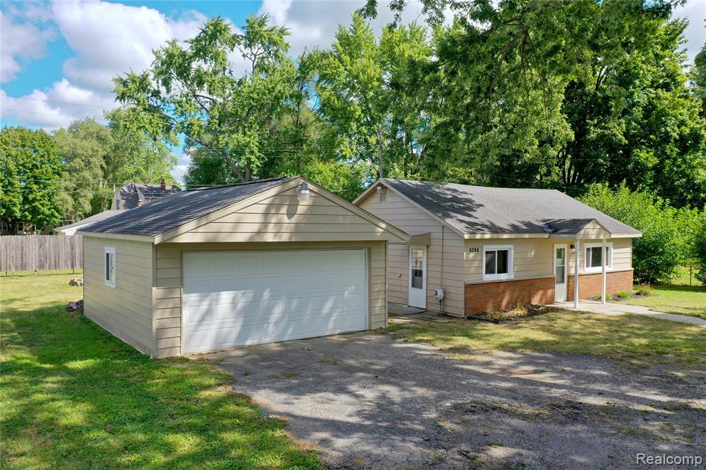 6194 Wilson Drive, Waterford, MI 48329 — Photo 21