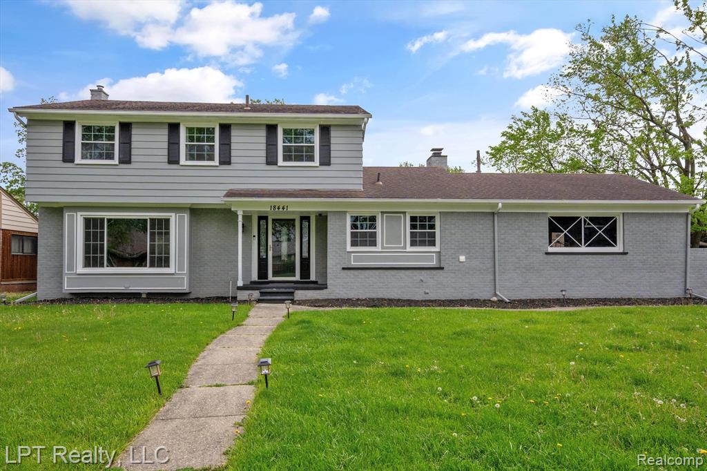 18441 ROSELAND Boulevard, Lathrup Village, MI 48076 — Photo 2