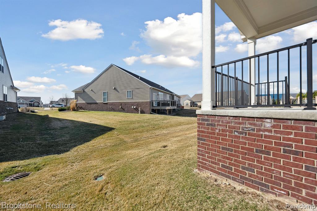 527 HOLMDALE Way, Ann Arbor, MI 48108 — Photo 38