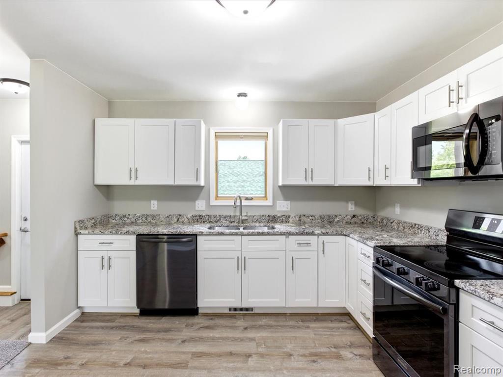 2482 Range Road, Port Huron, MI 48060 — Photo 15