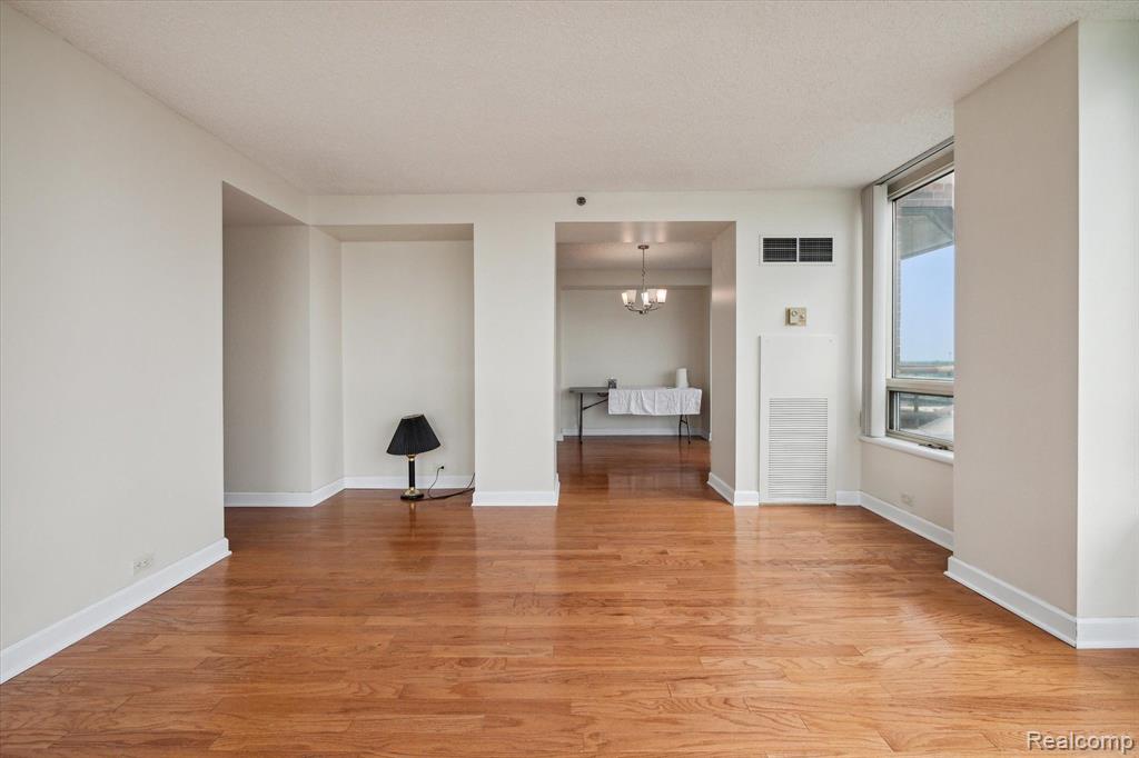 3320 SPINNAKER Lane, 74-14C, Detroit, MI 48207 — Photo 12
